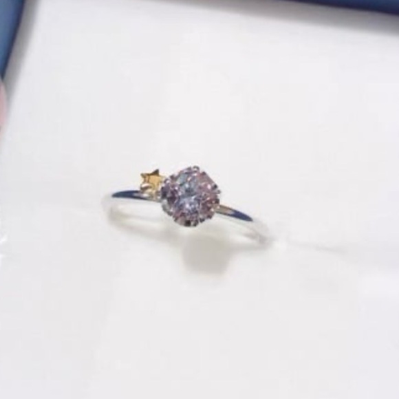 Japanese Festaria Wish Upon A Star 10K White Gold Lilac Sapphire Star Ring - Picture 4 of 12